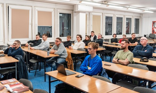 Fotorelacja | Seniorzy Juniorom – Jak zacząć w cyberbezpieczeństwie?