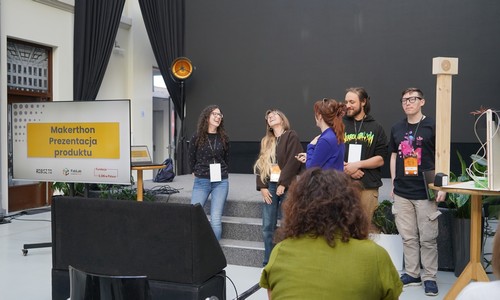 Studenci Koła FOKS projektują przyszłość – relacja z Makerthonu „Miasto żywiołów”