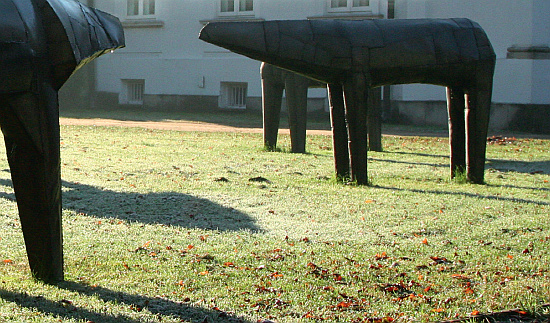 Dr Piekarski Michał - oprawa graficzna katalogu „Kunszt. 100 lat Polskiej Rzeźby”