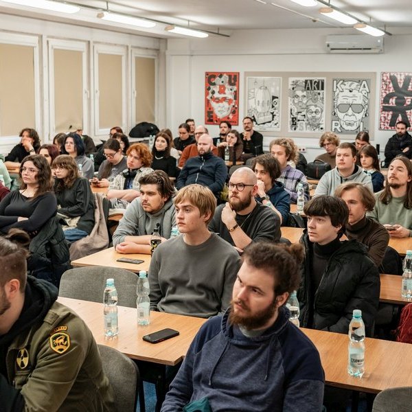 Uczestnicy warsztatów podczas dyskusji. Fot. Michał Wielebski