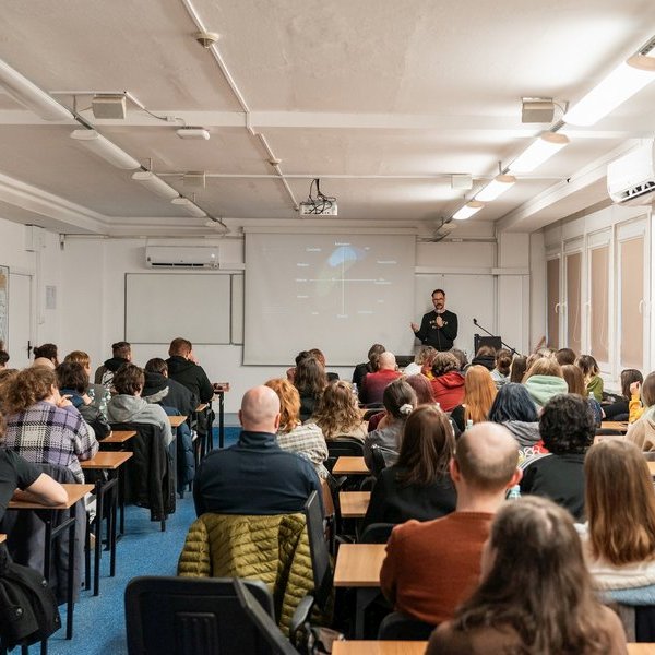 Prezentacja Konrada Czernika o zarządzaniu zespołem artystycznym