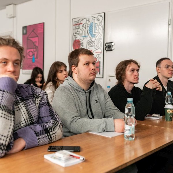 Uczestnicy warsztatów podczas dyskusji. Fot. Michał Wielebski