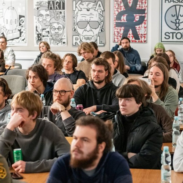 Uczestnicy warsztatów podczas dyskusji. Fot. Michał Wielebski