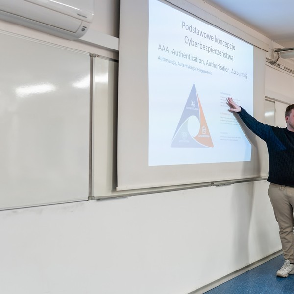 Jak zacząć w cyberbezpieczeństwie? - Fotorelacja